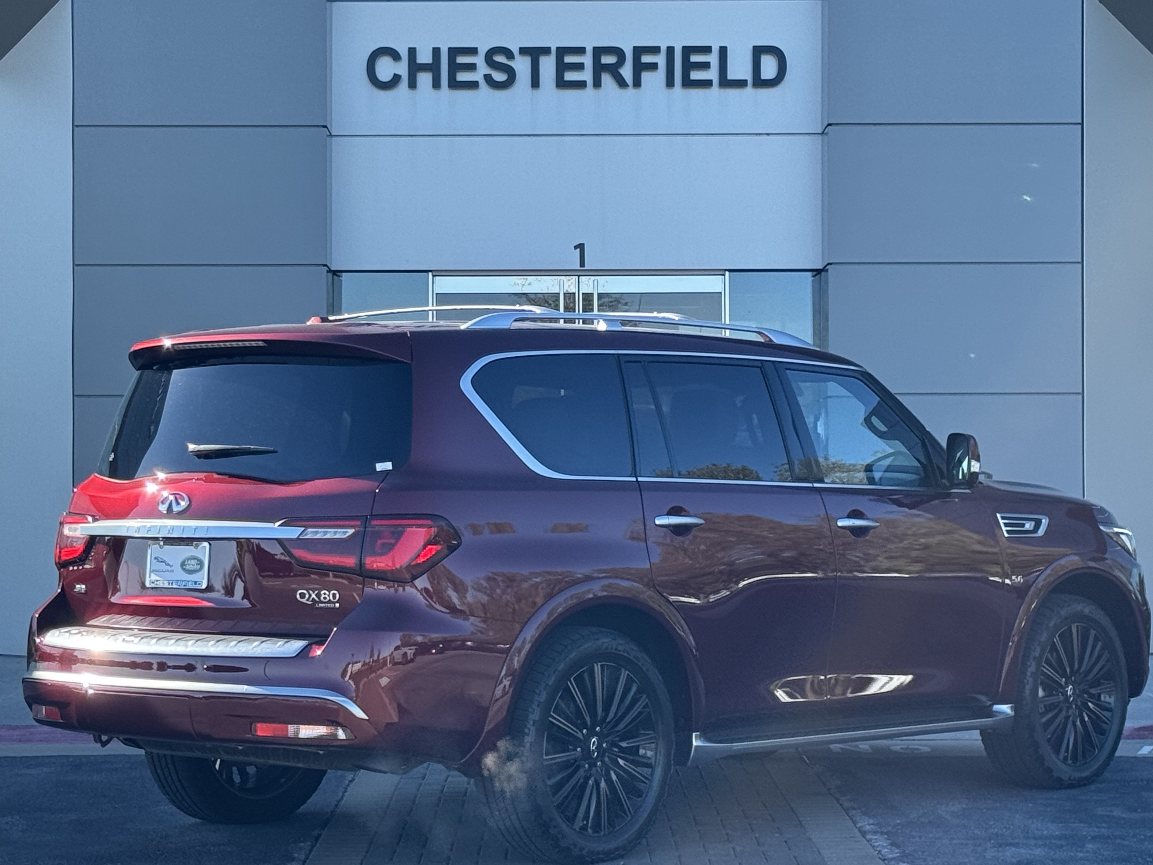 Used 2020 INFINITI QX80 Limited w/ All-Season Package AWD/4WD image 2