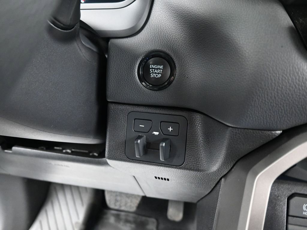 Used 2025 Toyota Tundra Limited image 24