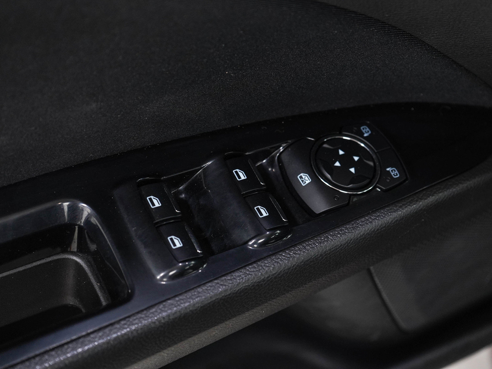 Used 2013 Ford Fusion SE FWD image 19
