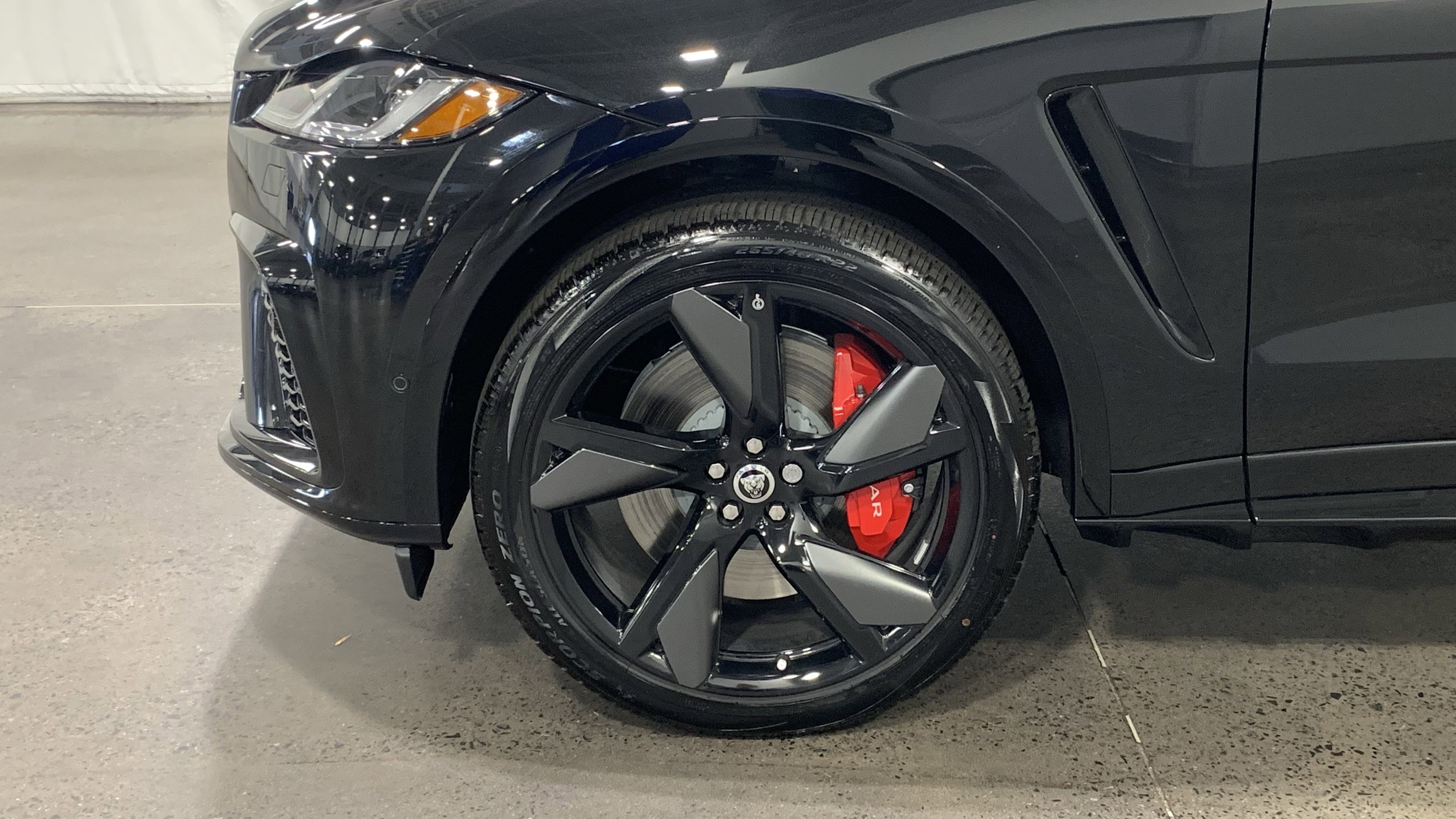 New 2026 Jaguar F-PACE SVR 575 Edition image 10