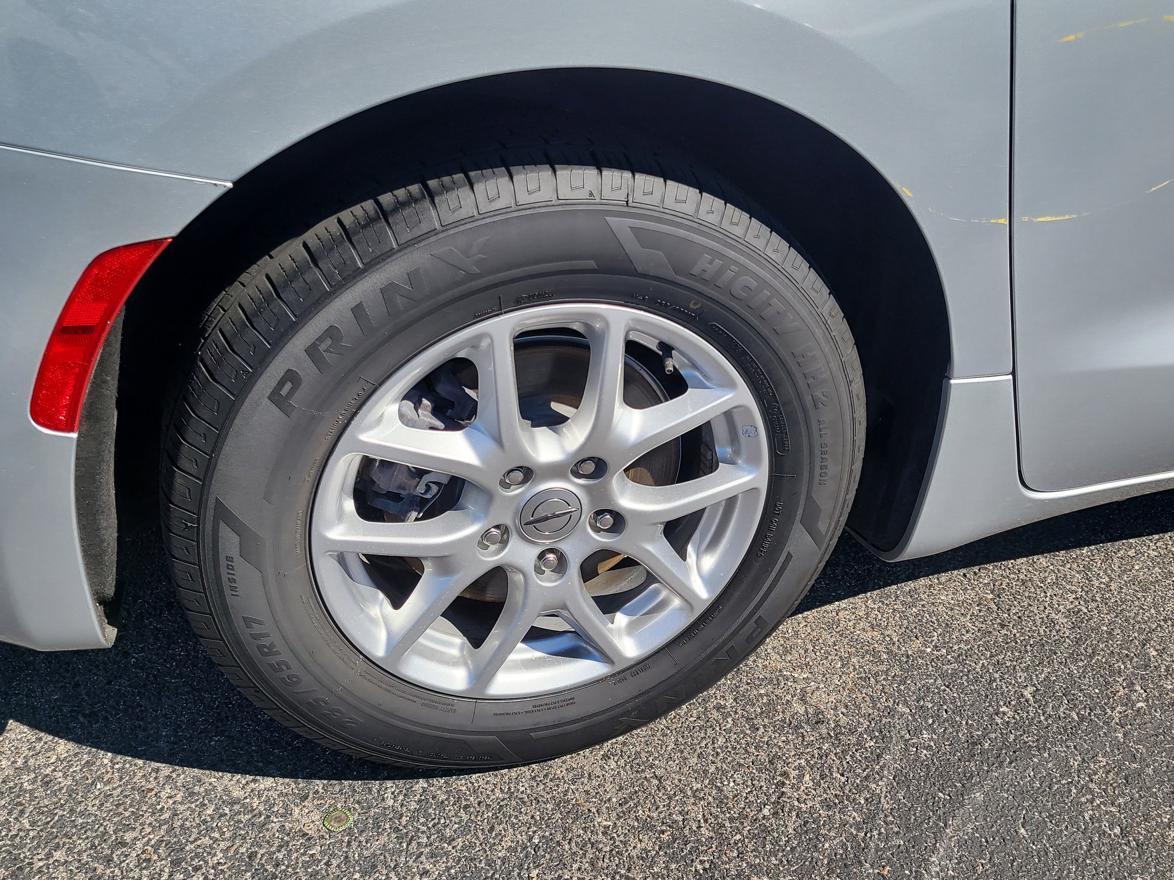 Used 2022 Chrysler Voyager LX image 8