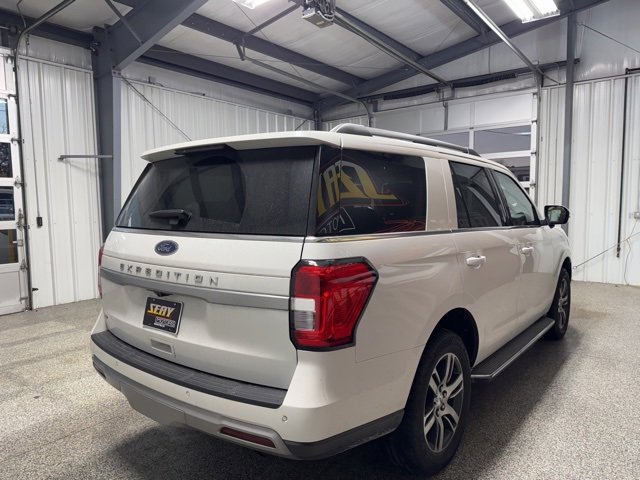 Used 2023 Ford Expedition XLT image 18