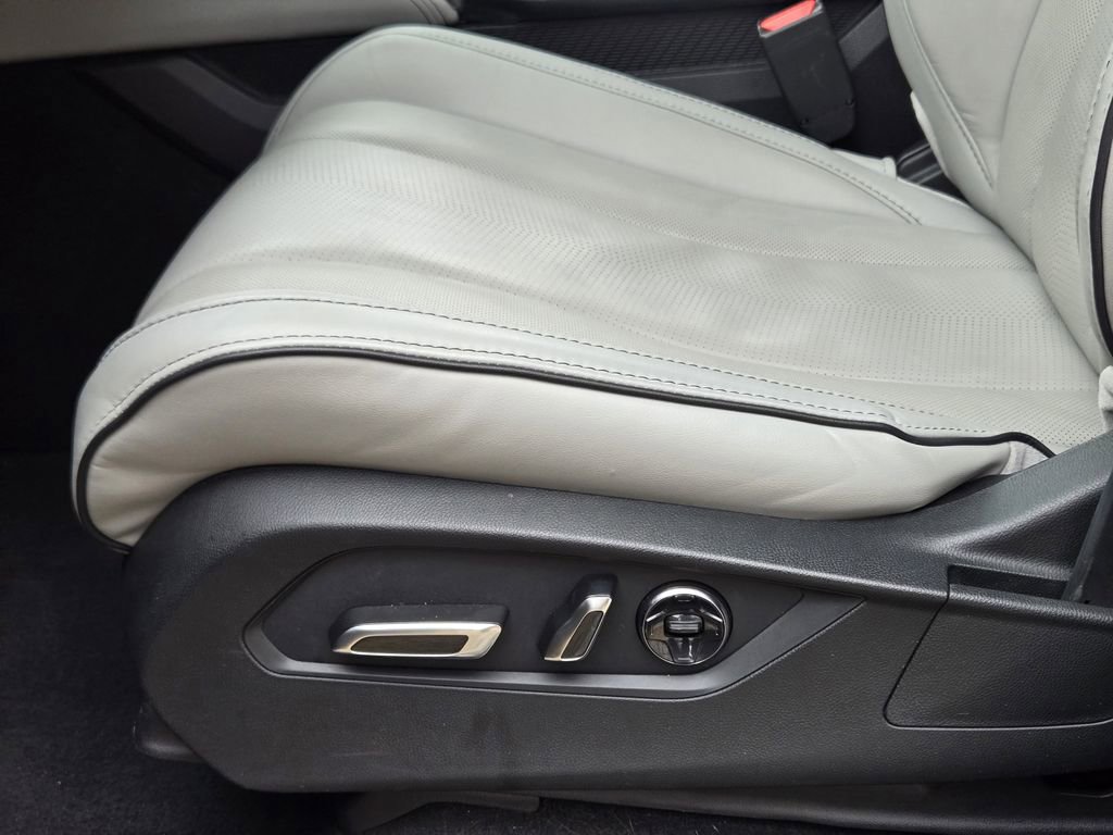 Used 2023 Acura MDX SH-AWD w/ Advance Package image 32