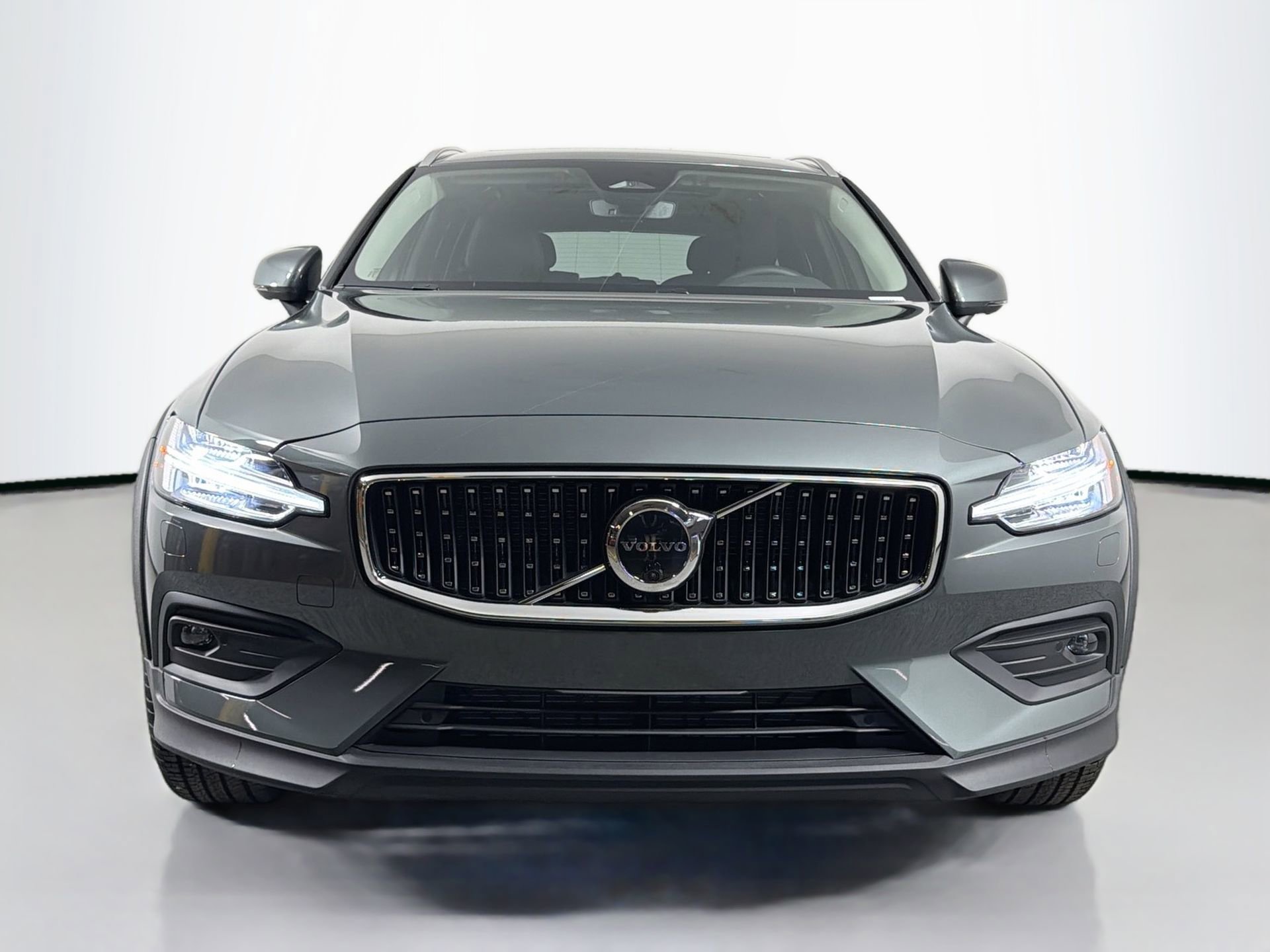 New 2026 Volvo V60 B5 Cross Country Plus w/ Protection Package Premier image 2