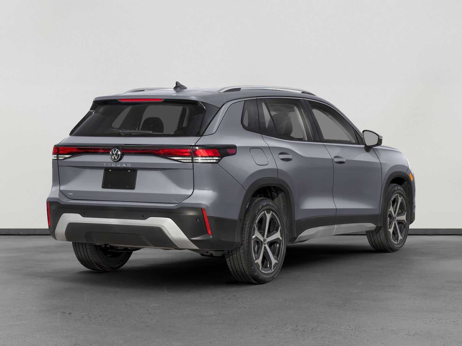 New 2026 Volkswagen Tiguan SE image 2