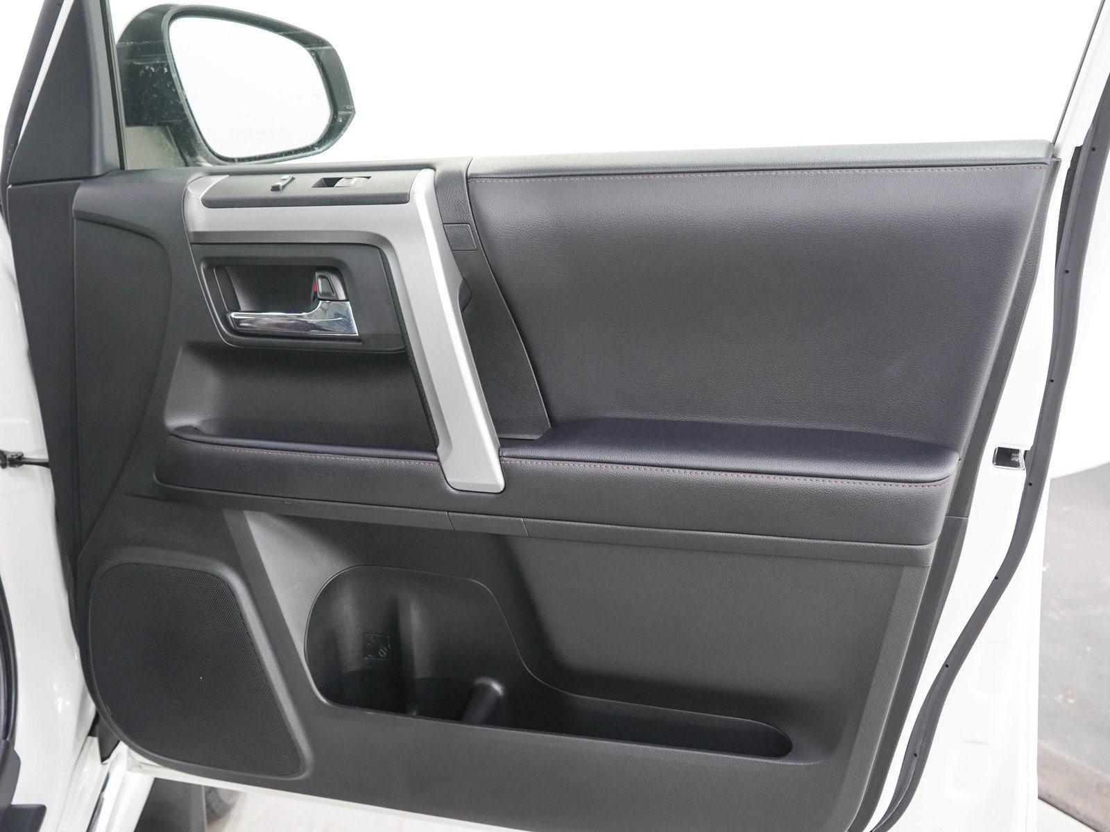 Used 2022 Toyota 4Runner Limited AWD/4WD image 11