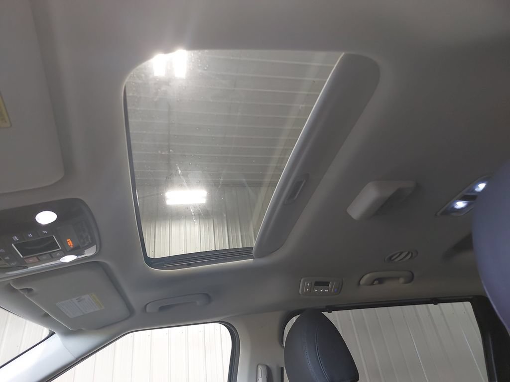 Used 2026 Kia Carnival SX Prestige FWD image 32
