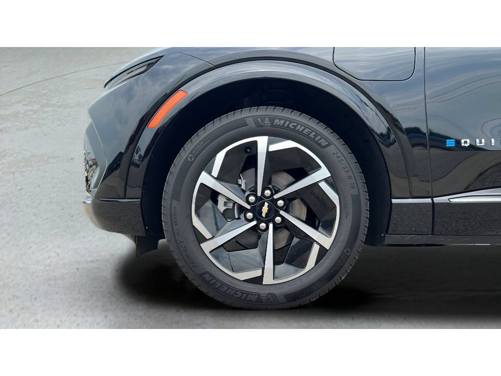 Certified 2025 Chevrolet Equinox EV LT FWD image 34