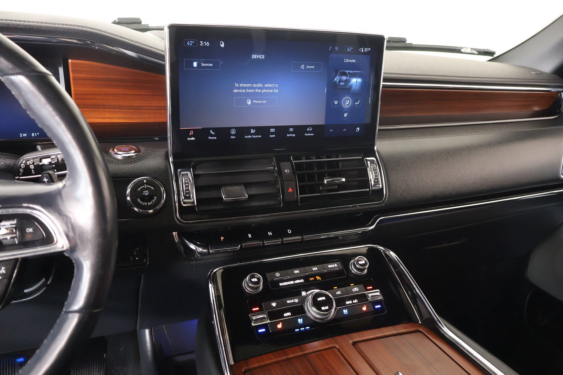 Used 2022 Lincoln Navigator Reserve AWD/4WD image 5