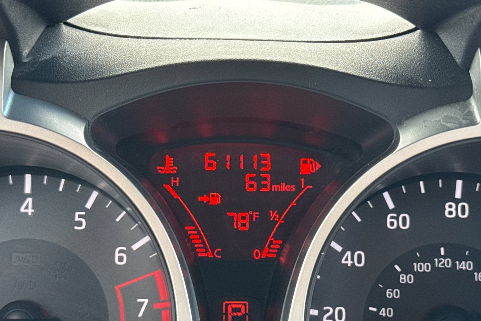 Used 2015 Nissan Juke SV AWD/4WD image 24