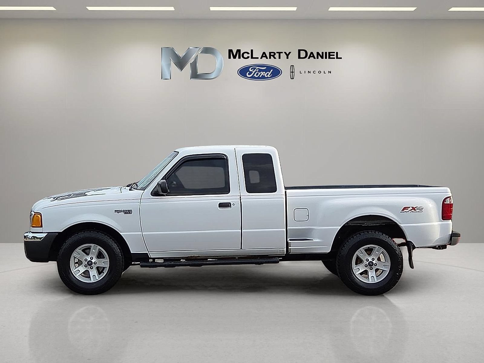 Used 2004 Ford Ranger XLT AWD/4WD image 3