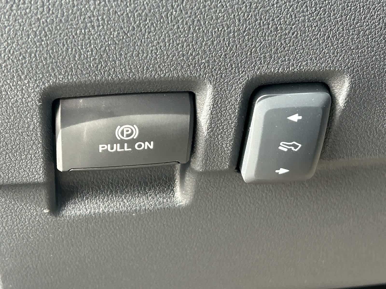 New 2026 Ford F250 Lariat w/ Black Appearance Package image 28