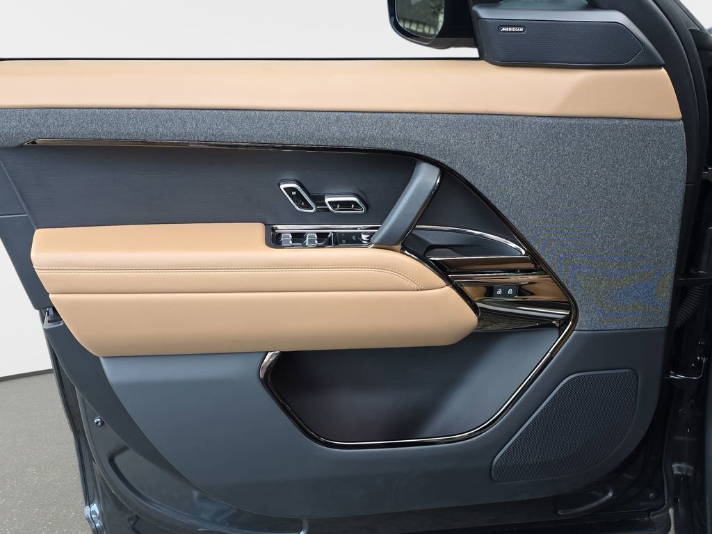 Used 2024 Land Rover Range Rover Sport SE image 31