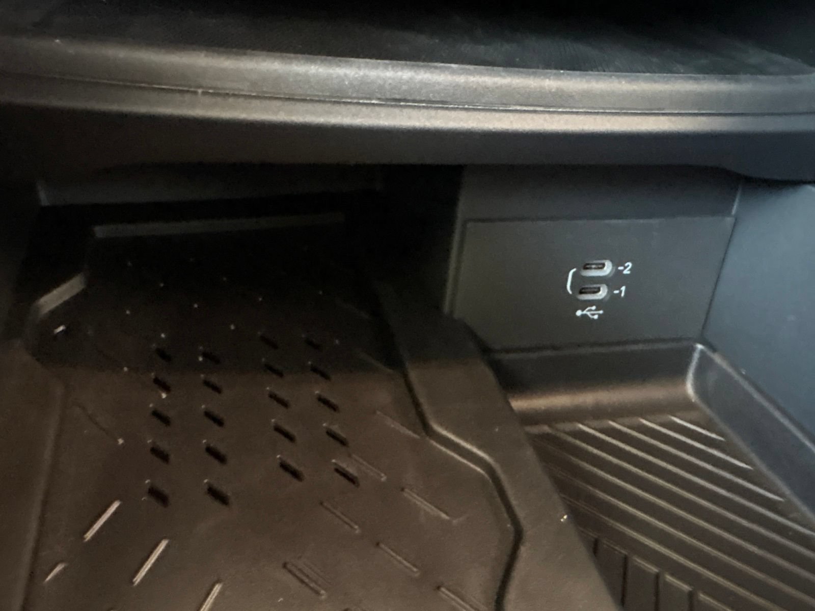 New 2027 Chrysler Pacifica Limited FWD image 43