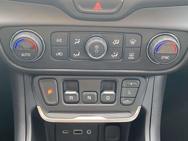 Used 2020 GMC Terrain SLE w/ Driver Convenience Package image 27