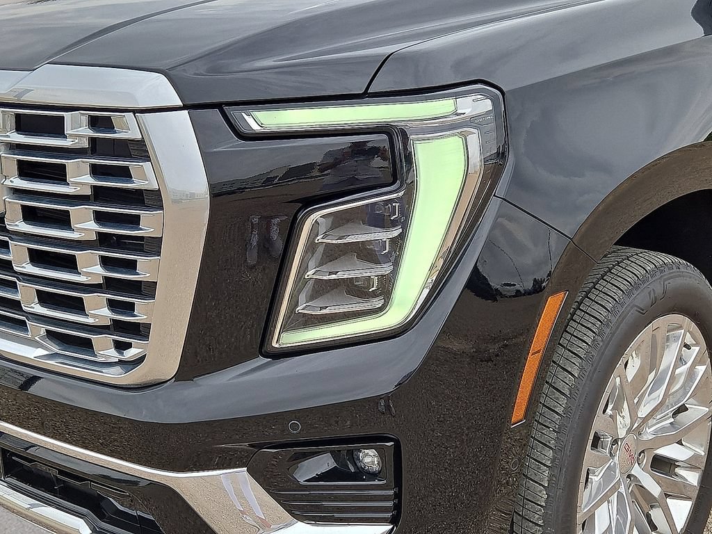Used 2025 GMC Yukon XL Denali AWD/4WD image 10