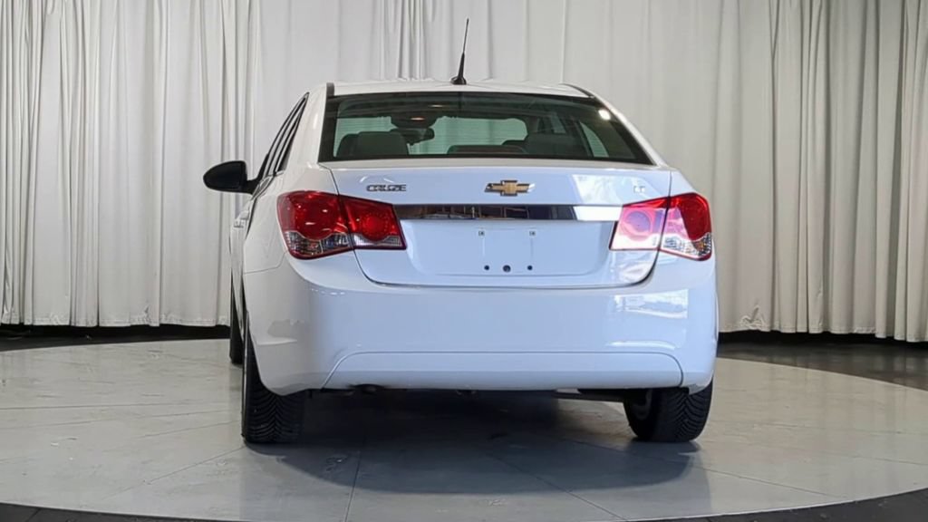 Used 2013 Chevrolet Cruze LT FWD image 9