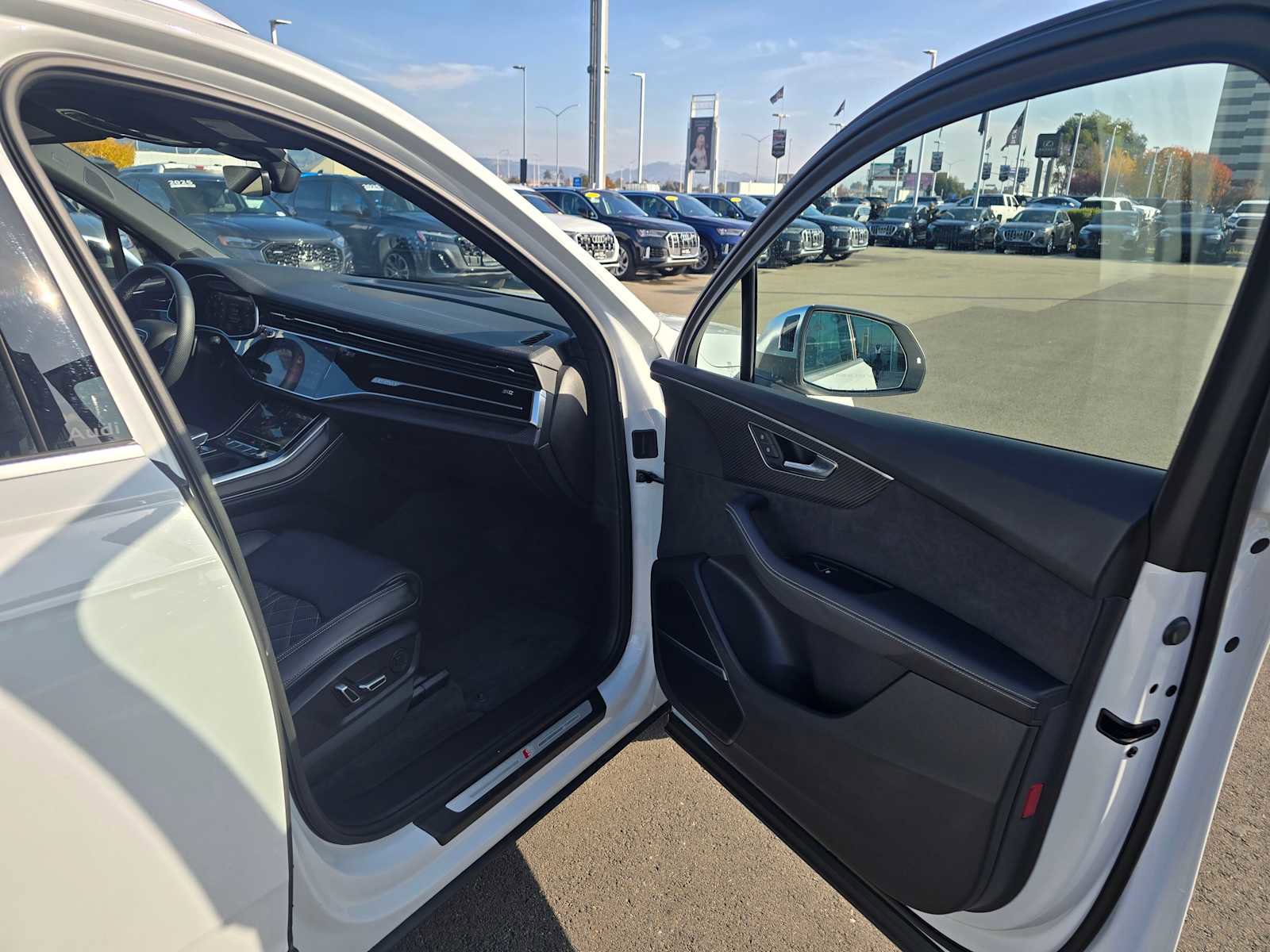 Used 2025 Audi SQ7 Premium Plus image 12
