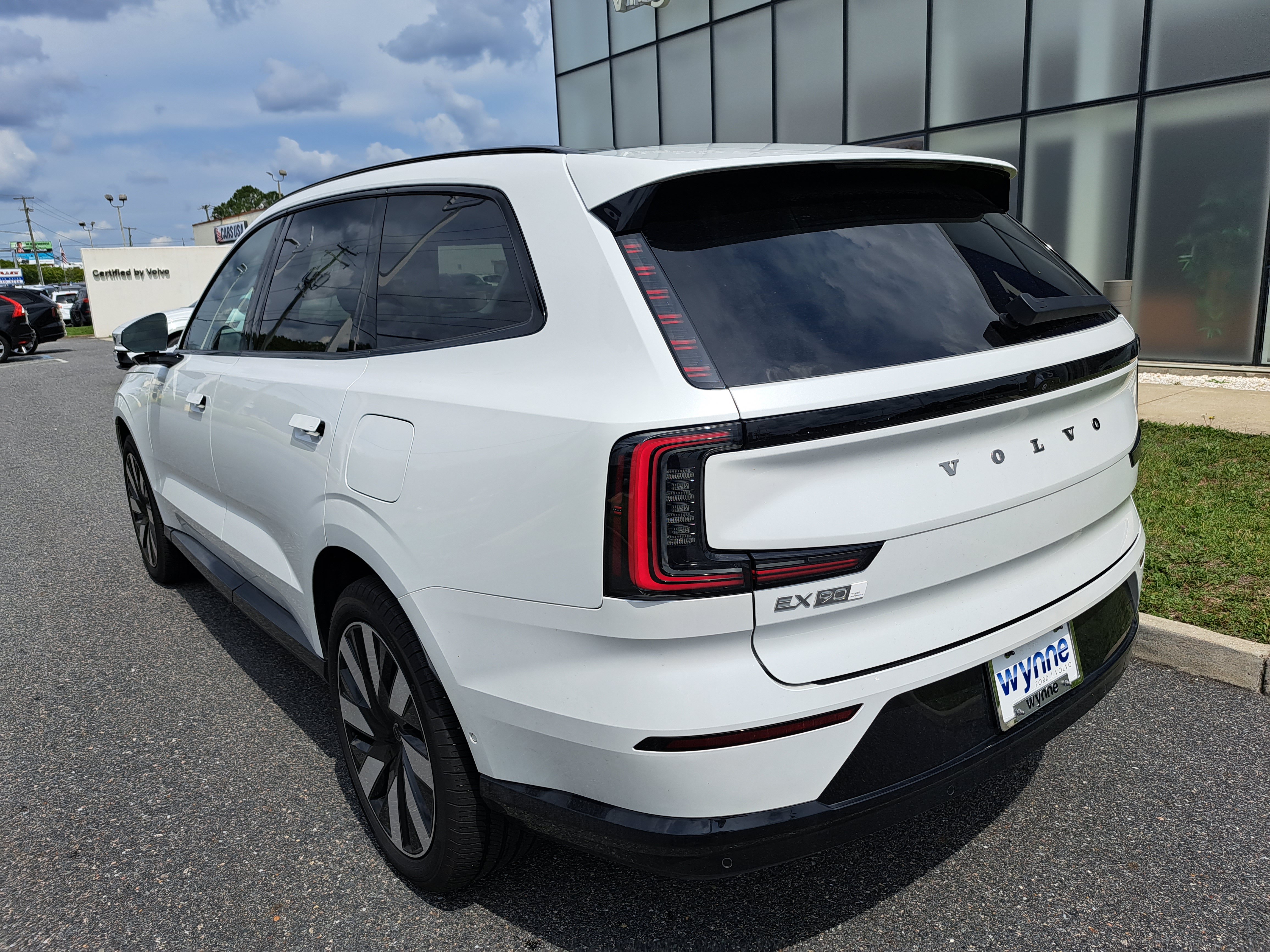 New 2025 Volvo EX90 Plus AWD/4WD image 4