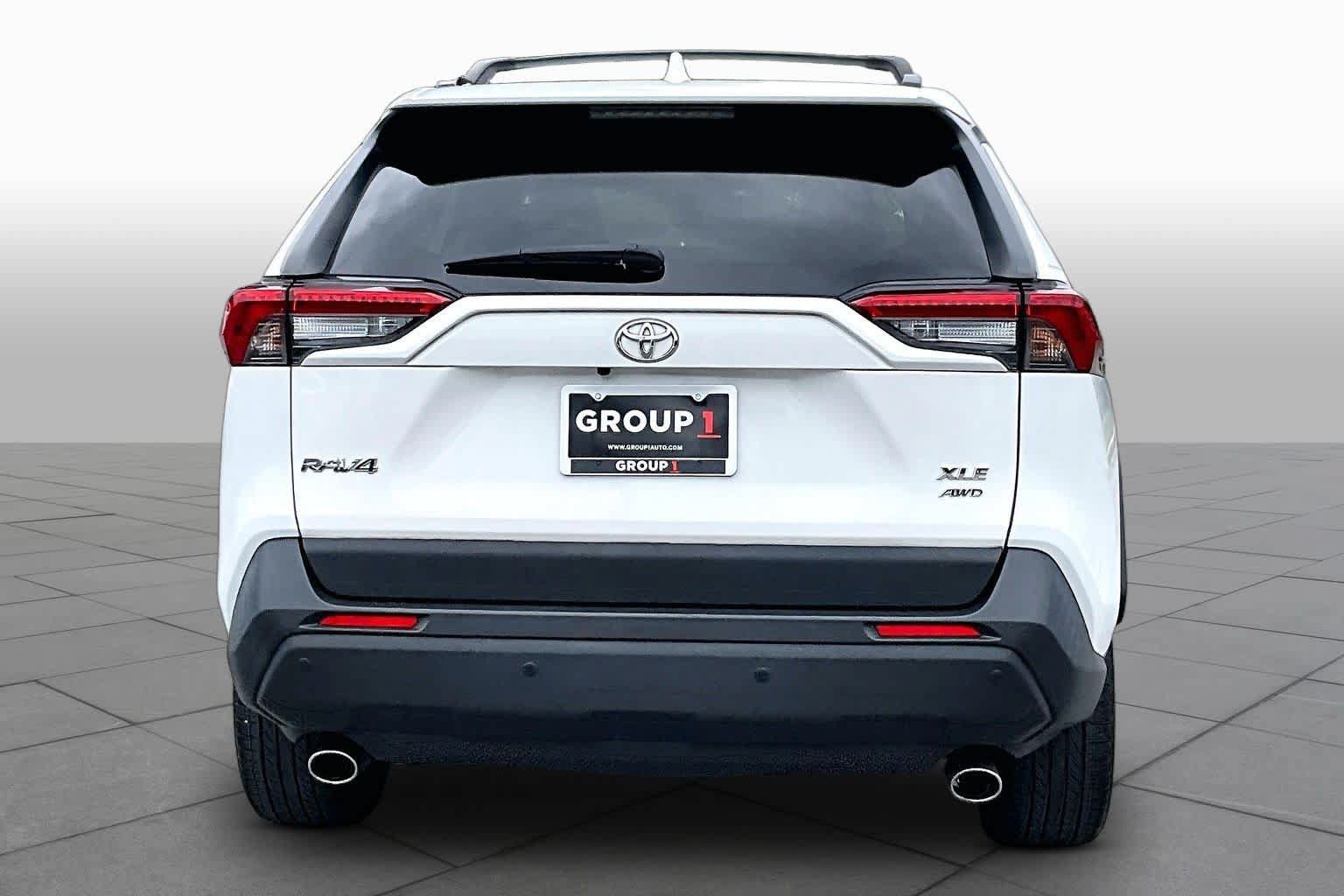 Used 2020 Toyota RAV4 XLE Premium AWD/4WD image 5