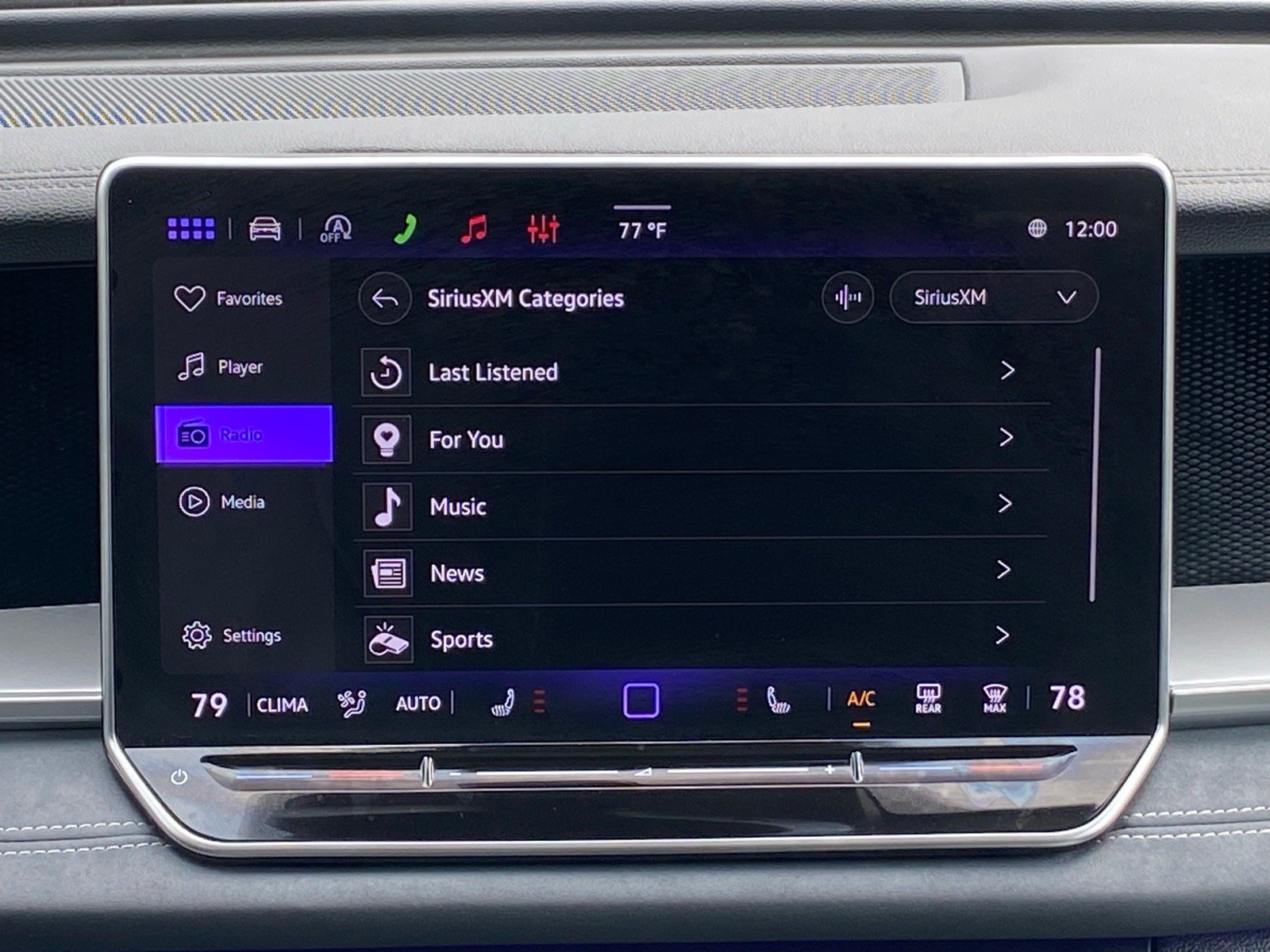 Certified 2026 Volkswagen Tiguan SE AWD/4WD image 8