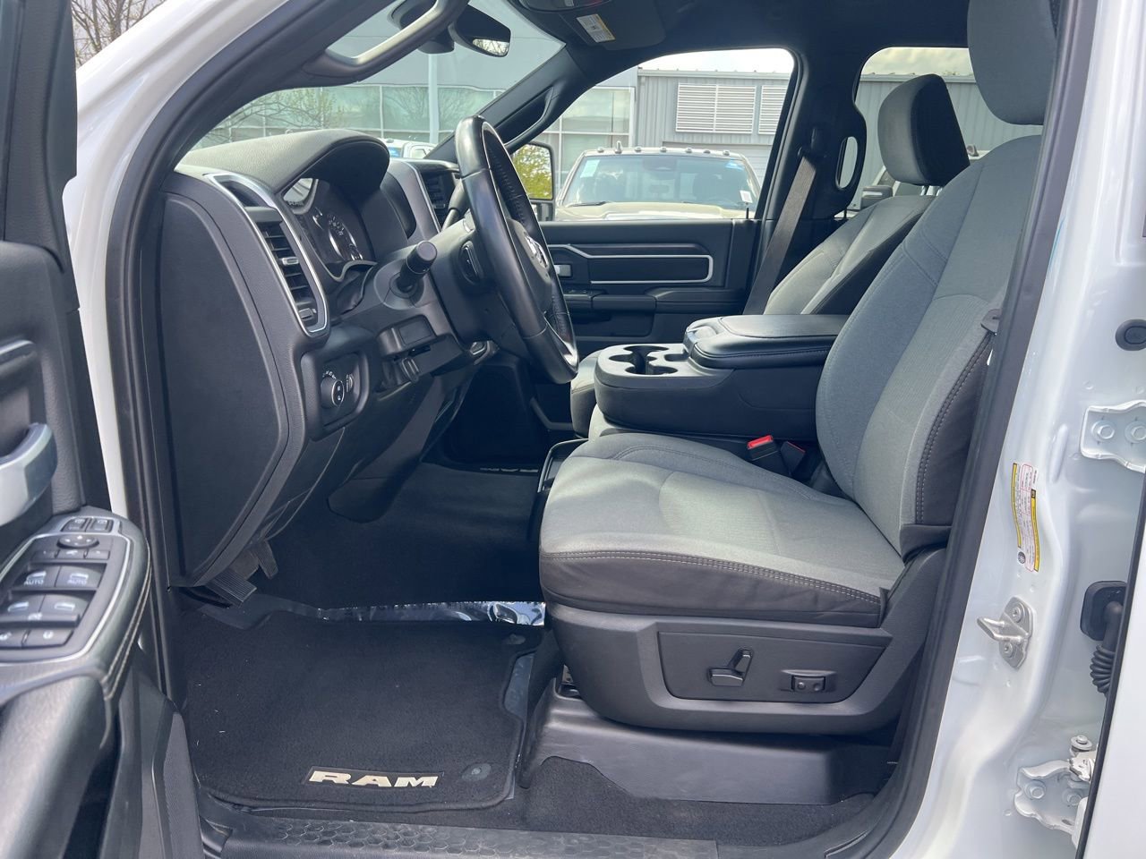 Used 2024 RAM 3500 Big Horn AWD/4WD image 16