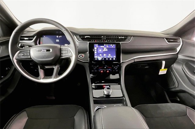 New 2025 Jeep Grand Cherokee L Altitude image 6