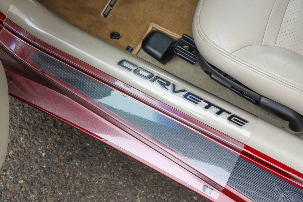 Used 2003 Chevrolet Corvette Coupe w/ Preferred Equipment Group RWD image 60