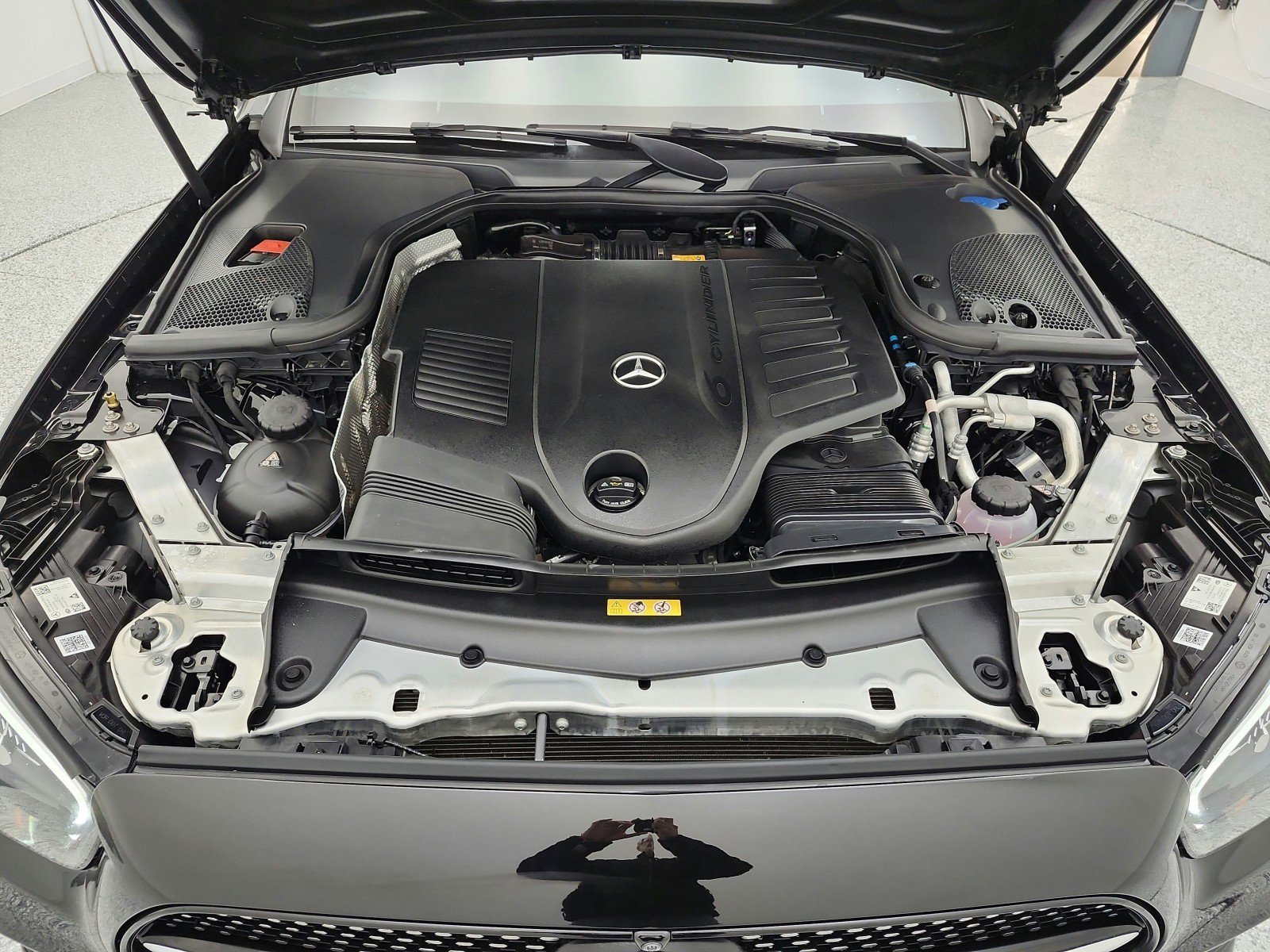 Used 2022 Mercedes-Benz E 450 Coupe image 24