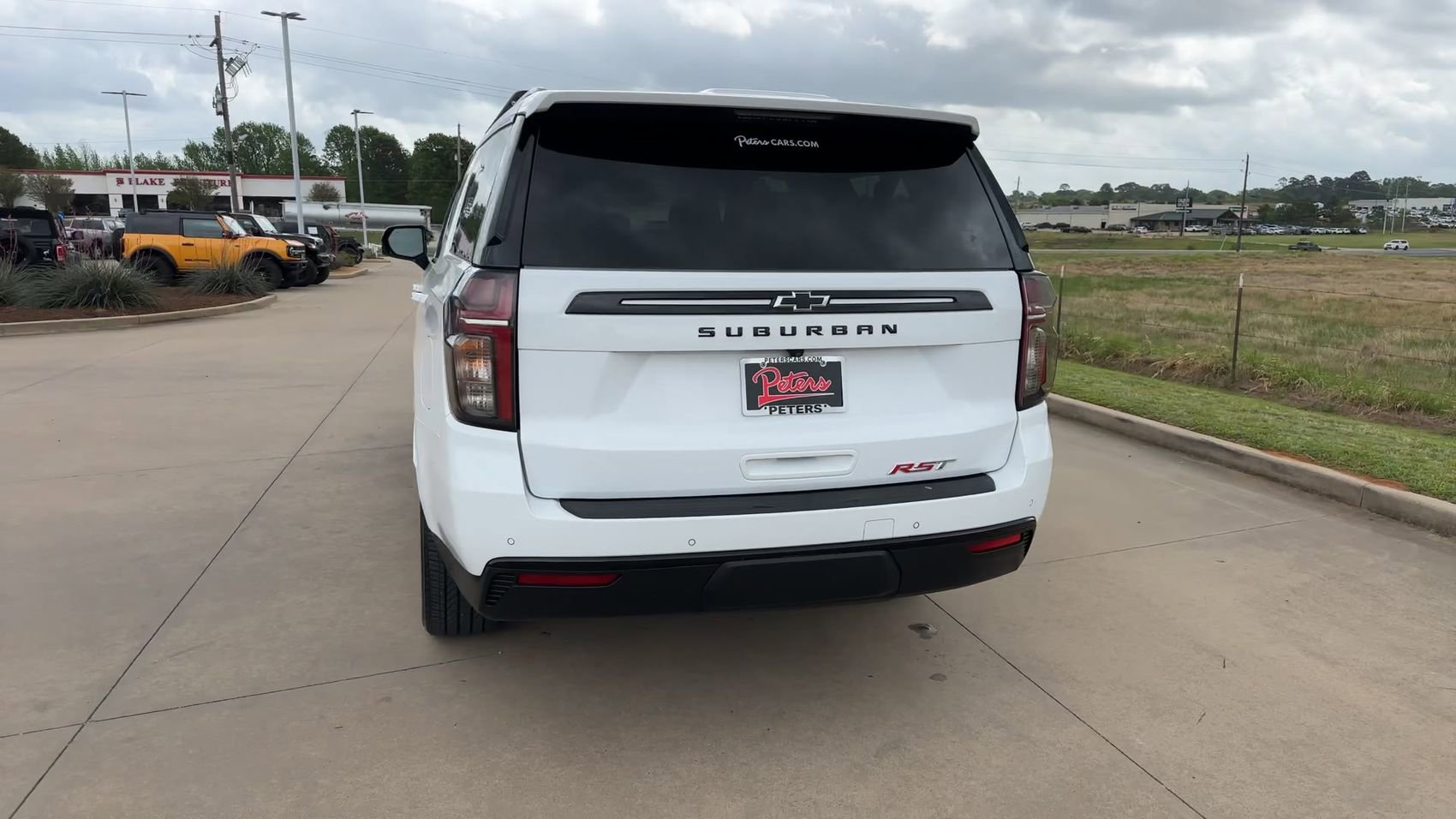 Used 2023 Chevrolet Suburban RST w/ Luxury Package RWD image 8