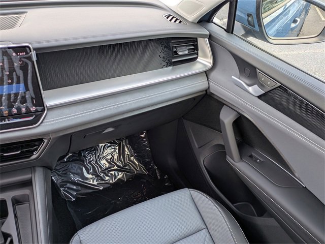 New 2025 Volkswagen Tiguan SE image 17