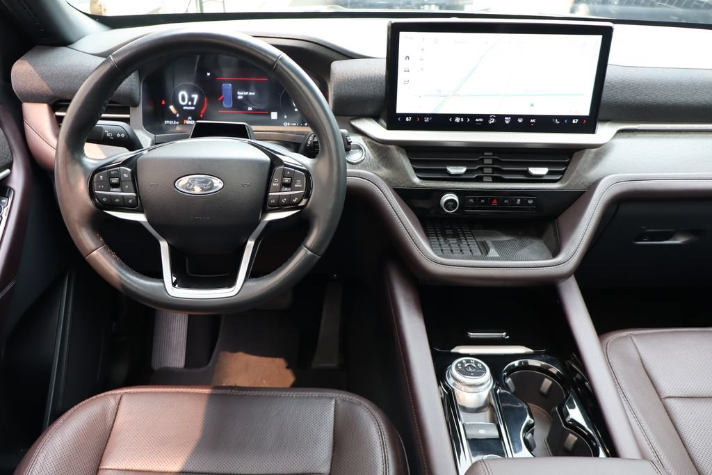Used 2025 Ford Explorer Platinum w/ LUX Leather Package AWD/4WD image 6