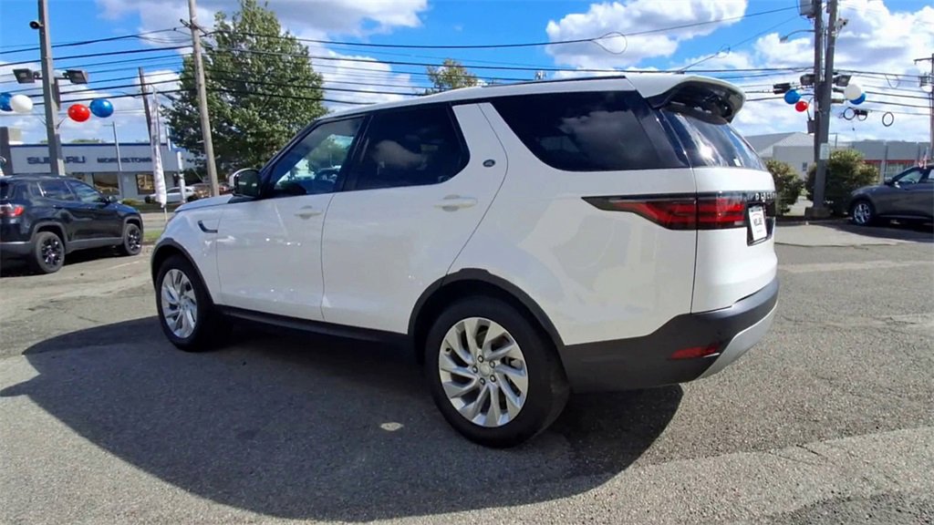 Used 2023 Land Rover Discovery S image 6