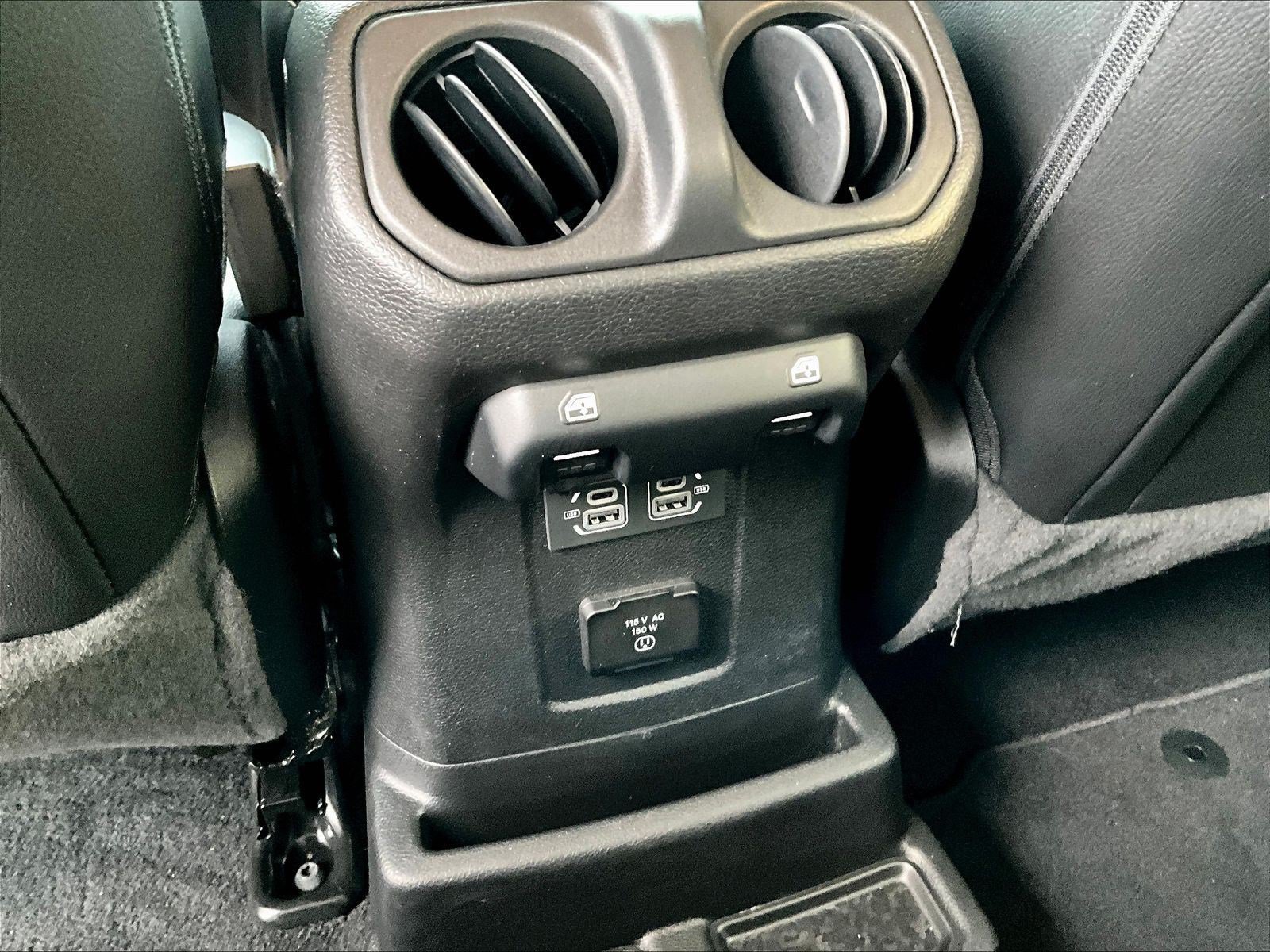 Used 2023 Jeep Wrangler Unlimited Sahara w/ Cold Weather Group AWD/4WD image 10