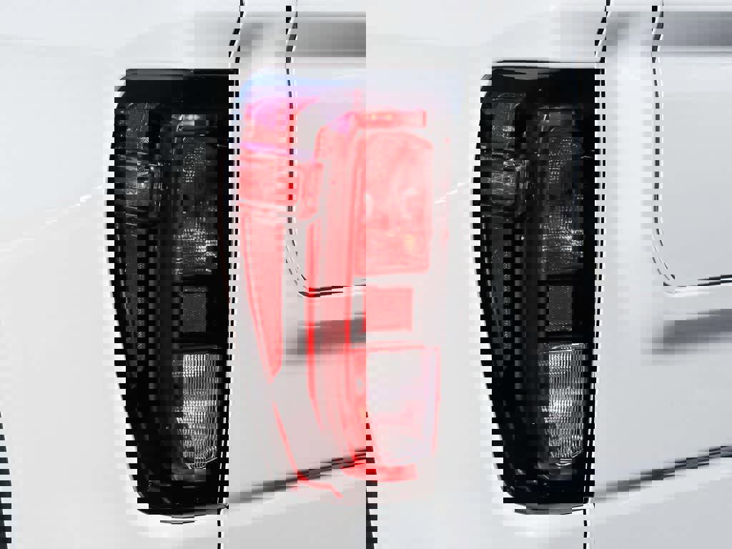 Used 2022 GMC Sierra 1500 Elevation image 9