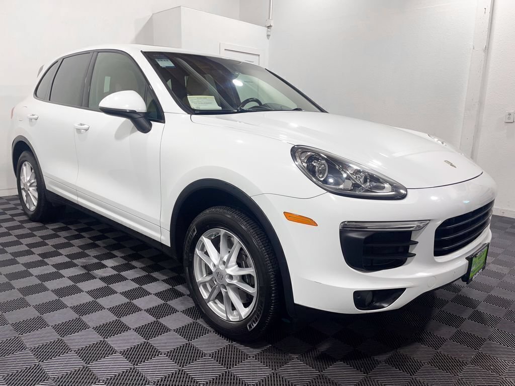 Used 2016 Porsche Cayenne AWD/4WD image 3