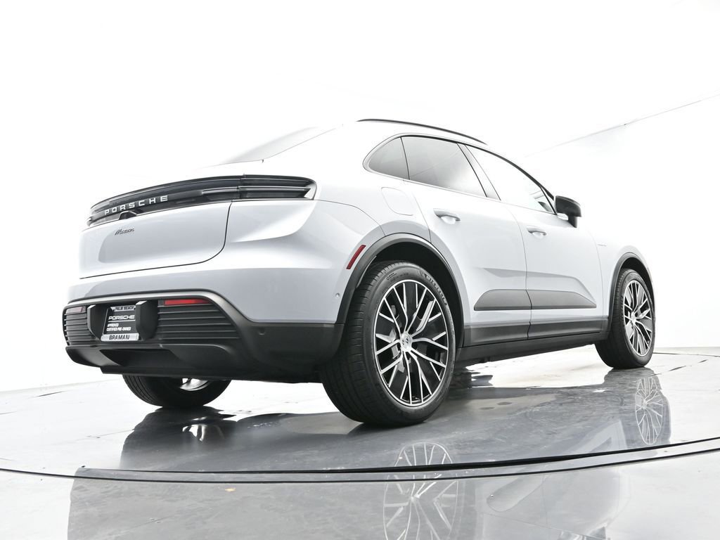 Certified 2025 Porsche Macan Electric image 52