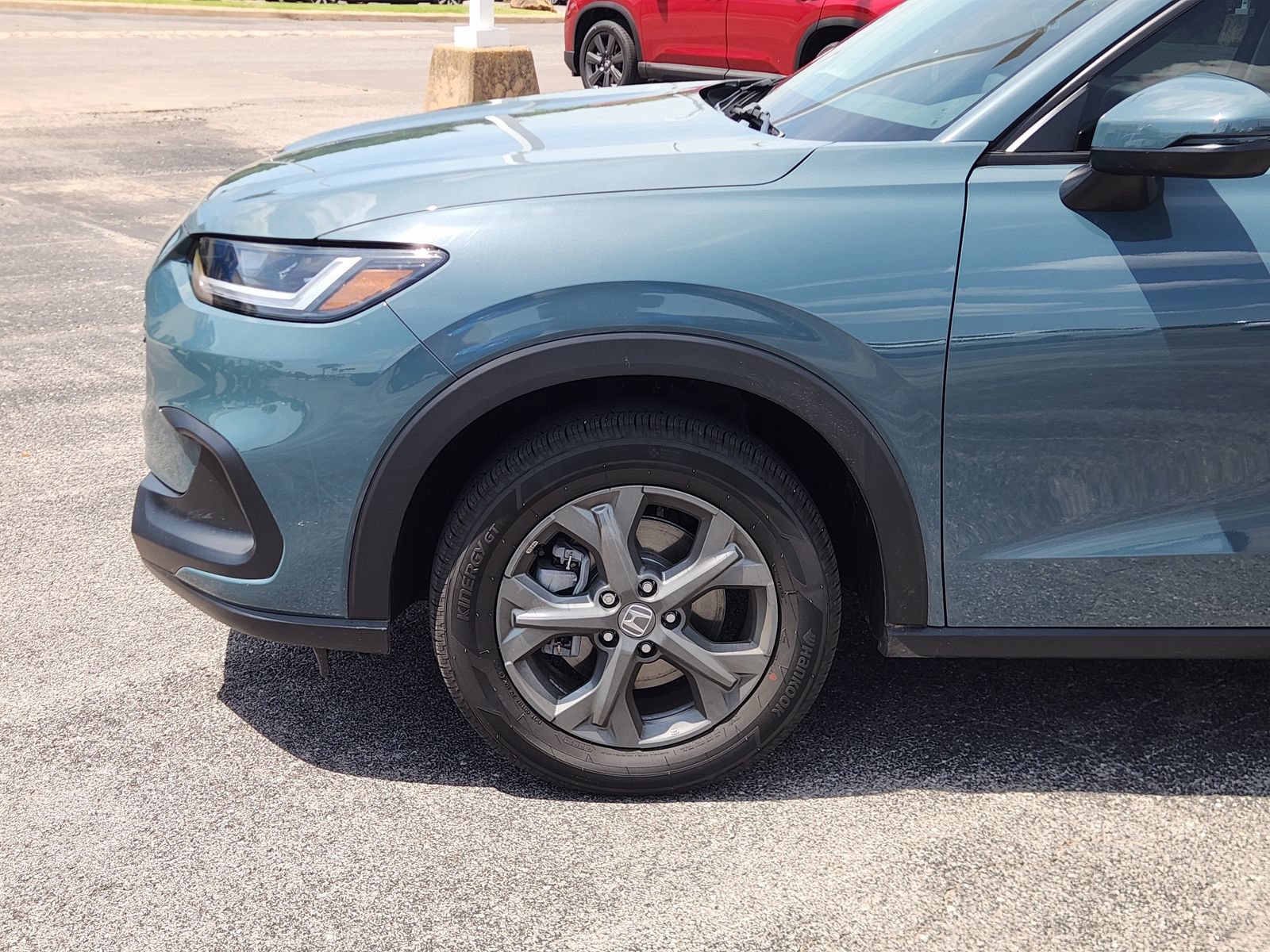 Used 2027 Honda HR-V LX image 9