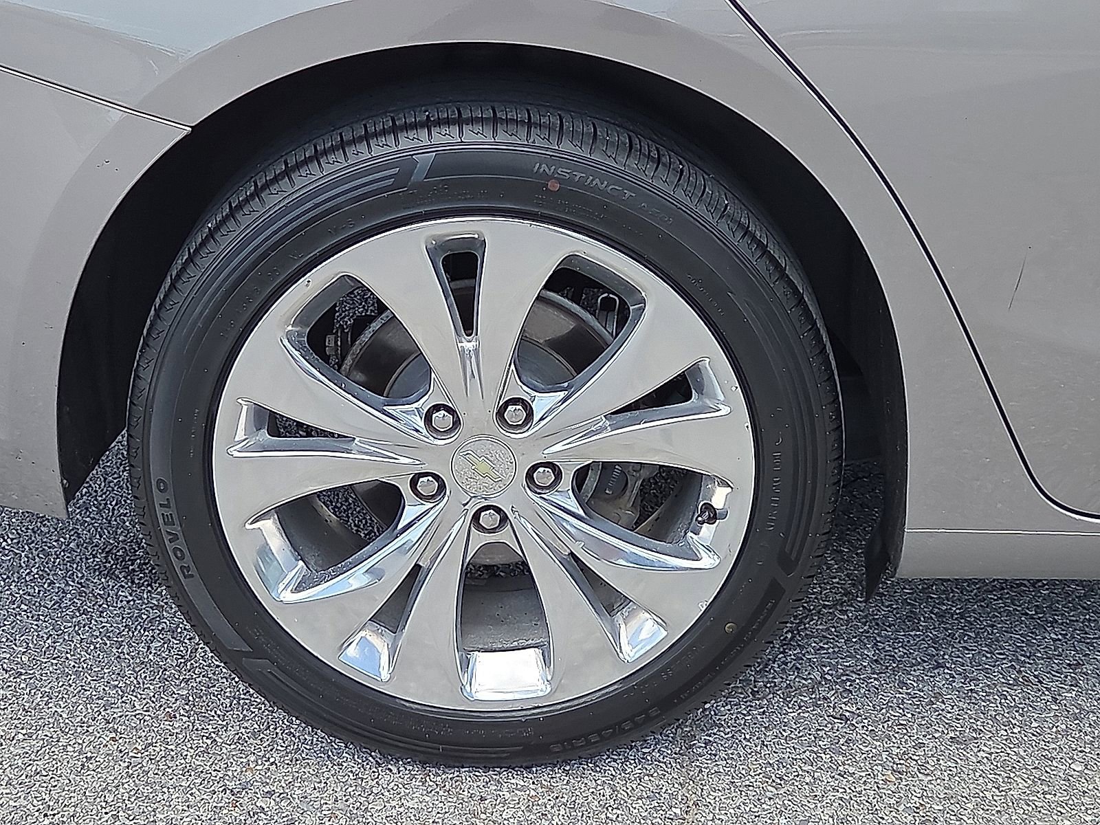 Used 2017 Chevrolet Malibu Premier FWD image 7