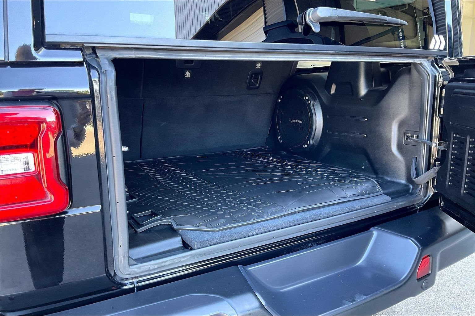 Used 2019 Jeep Wrangler Unlimited Rubicon AWD/4WD image 24