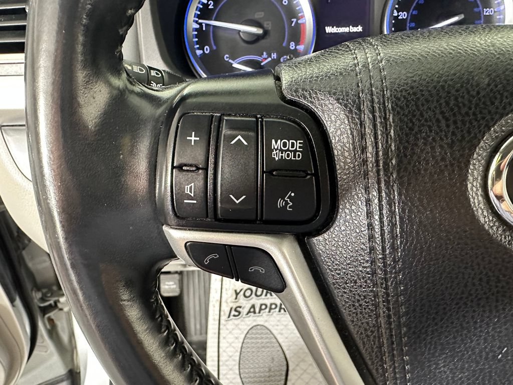 Used 2019 Toyota Highlander Limited w/ Carpet Mat Package (TMS) AWD/4WD image 29