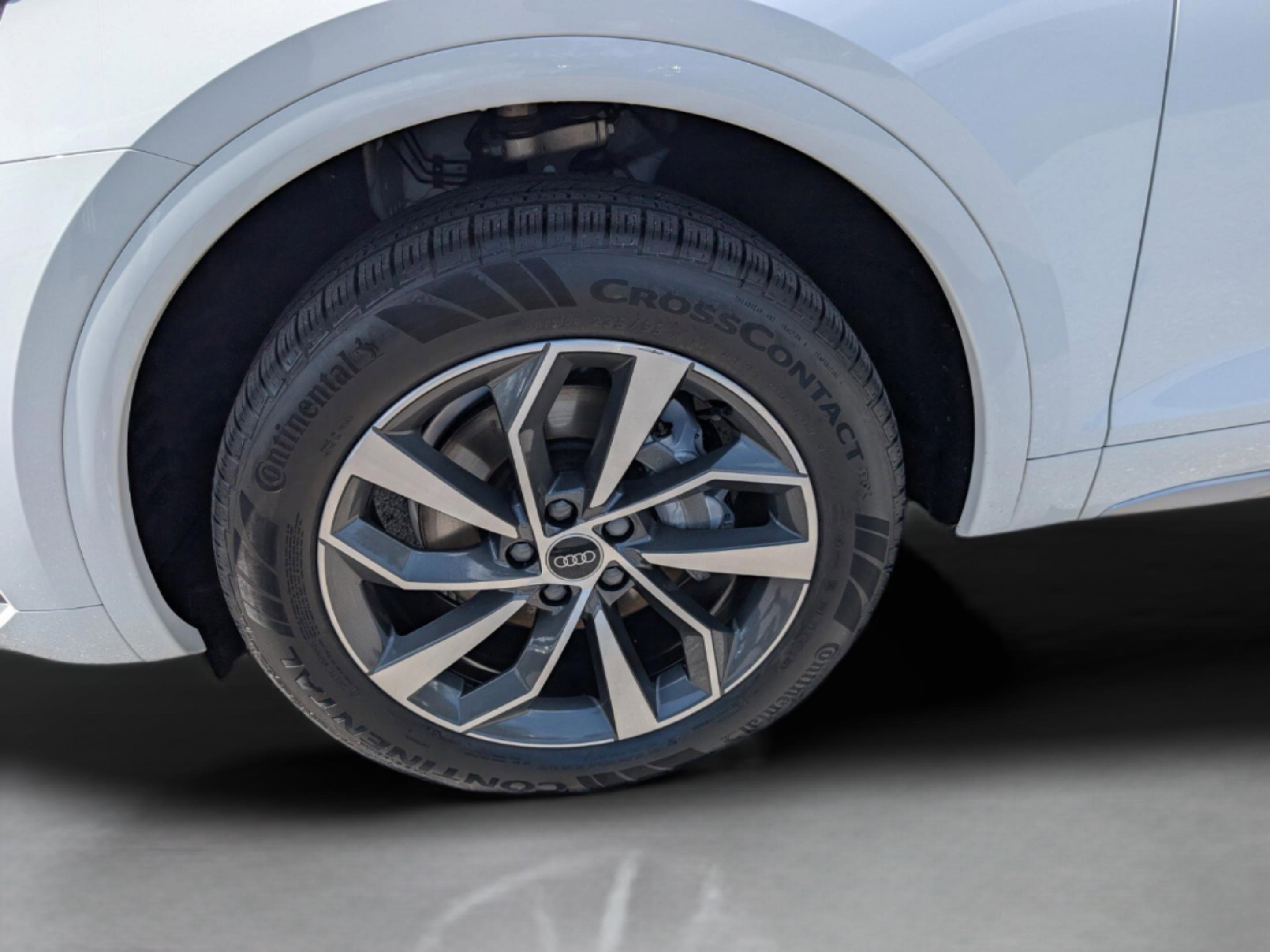 Used 2021 Audi Q5 Premium w/ Convenience Package image 28