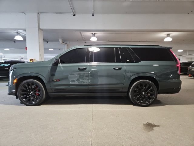 Certified 2026 Cadillac Escalade ESV V AWD/4WD image 3