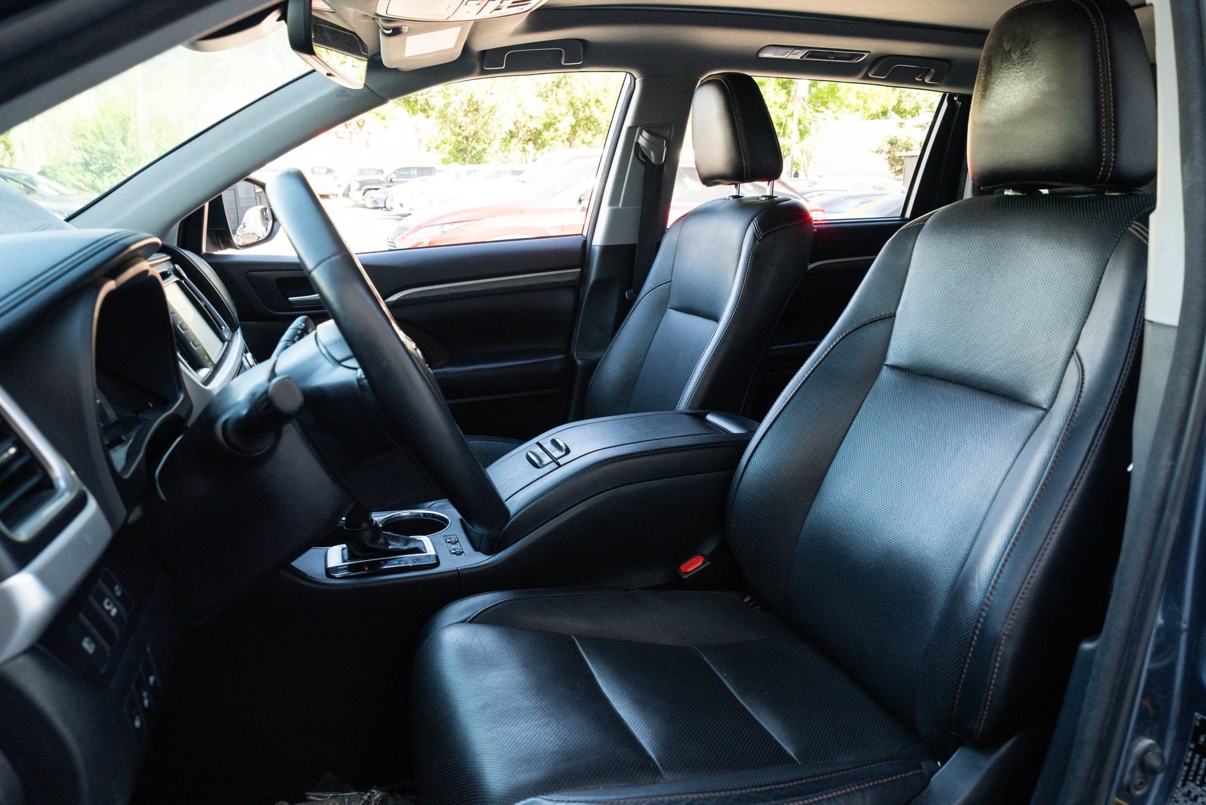 Used 2018 Toyota Highlander Limited Platinum AWD/4WD image 17