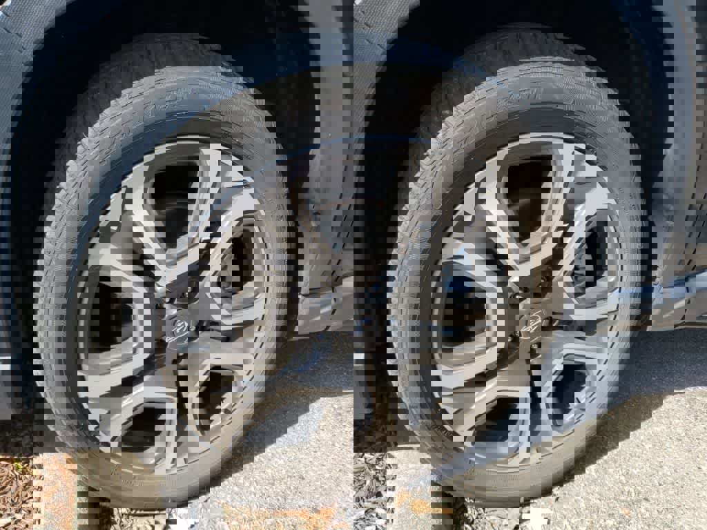 Used 2023 Subaru Ascent Touring image 2