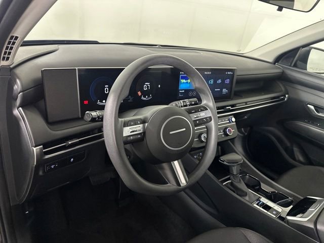 Certified 2025 Hyundai Tucson SE image 13