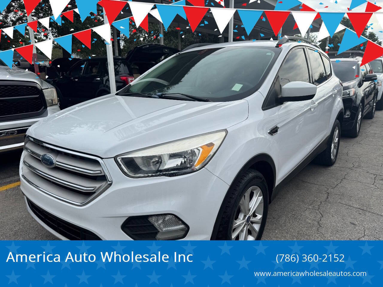 Used 2018 Ford Escape SE w/ SE Sync 3 Package image 1