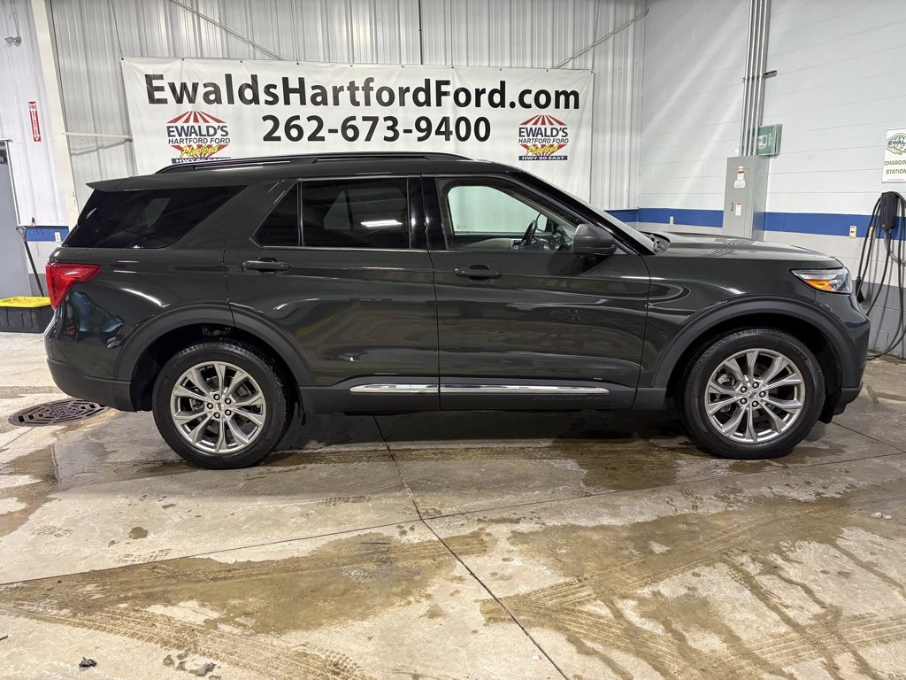 Used 2023 Ford Explorer XLT w/ Equipment Group 202A image 9