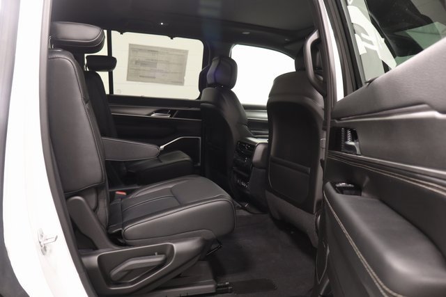 New 2025 Jeep Wagoneer Series II image 17