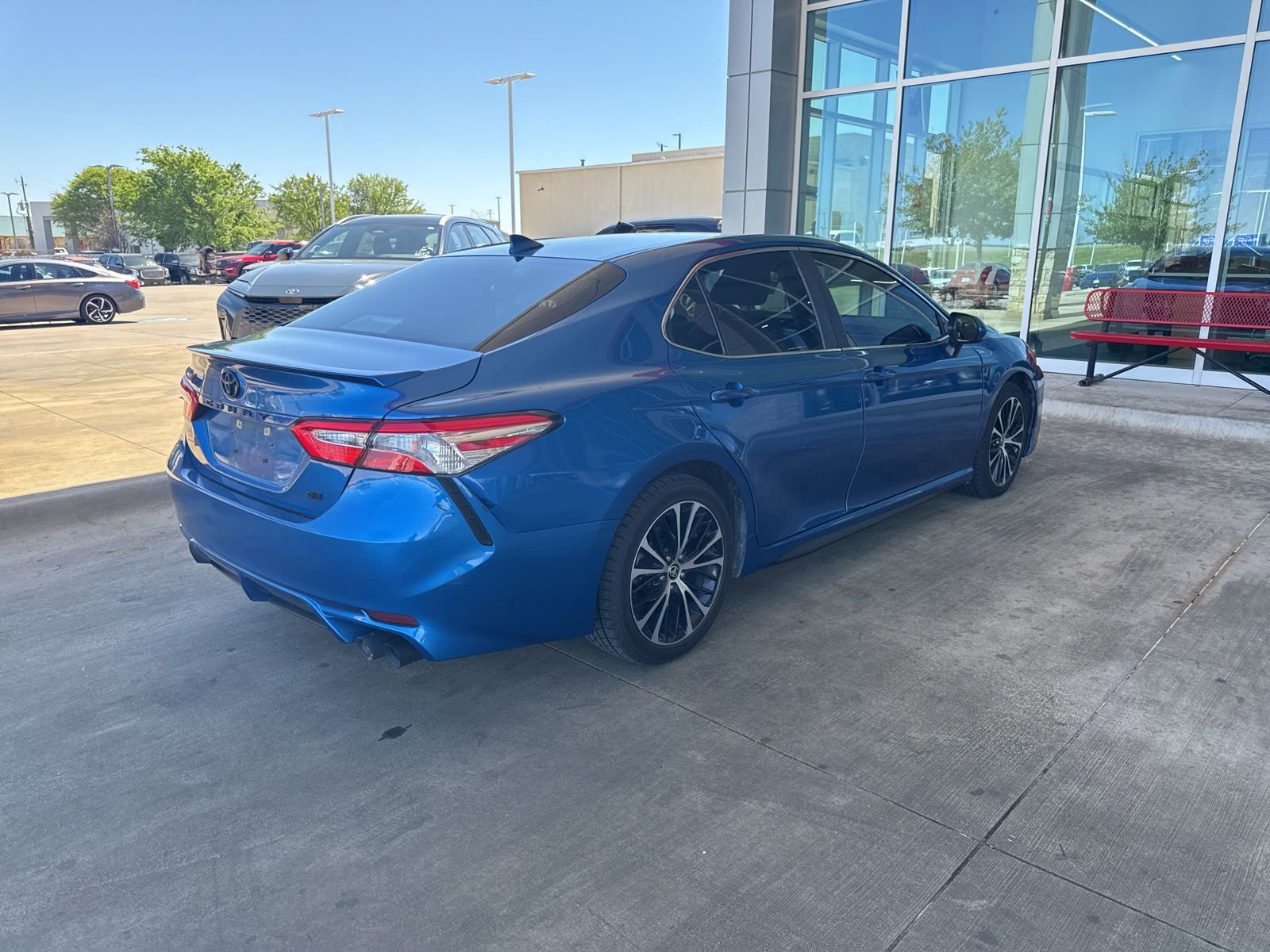 Used 2020 Toyota Camry SE image 7